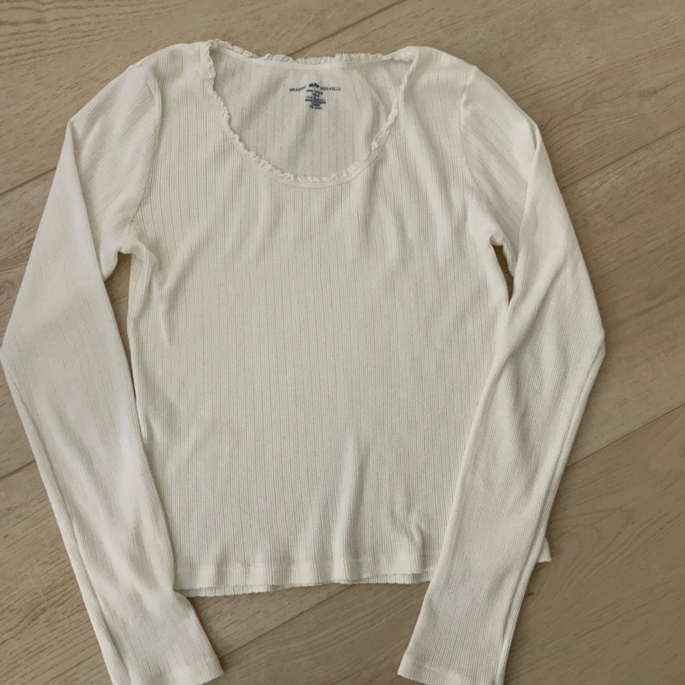 Brandy Melville McKenna White Long Sleeved T-Shirt